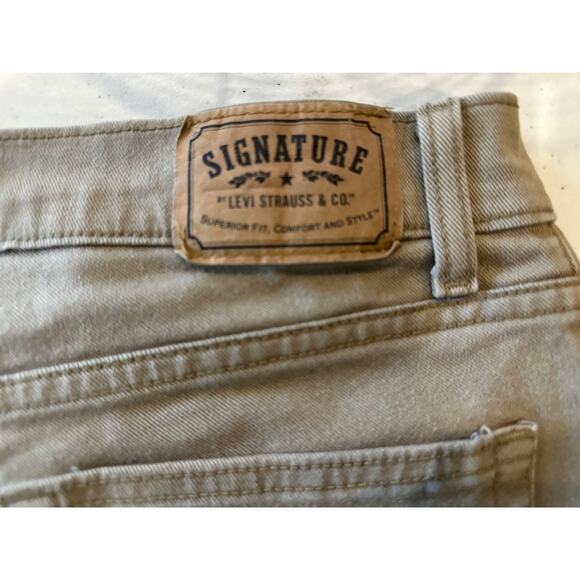 Signature by Levi Strauss Mid Rise Skinny Jeans Junior 30”Waist 30” Inseam Khaki - Picture 3 of 6